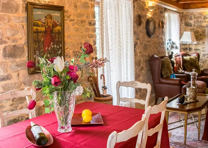 别墅 Kleitor Stone Villa-peloponnese Getaway 克里多利亚