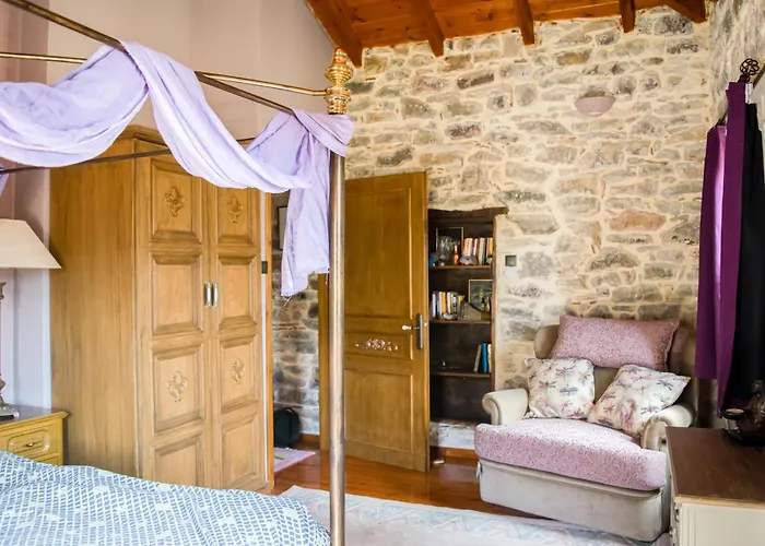 别墅 Kleitor Stone Villa-peloponnese Getaway 克里多利亚